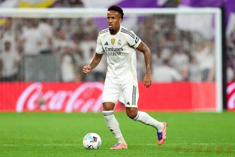 开云体育平台:米利唐伤情牵动皇马未来,右侧内收肌问题引发多方担忧 开云体育平台:米利唐伤情牵动皇马未来,右侧内收肌问题引发多方担忧